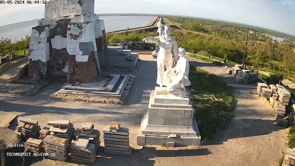 Онлайн камеры Володонск. Цимлянск. Реставрация обелиска.